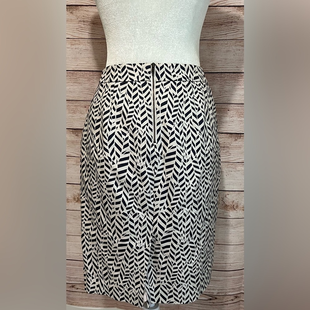 Ann Taylor Loft Womens Ivory Gray Geometric Pencil Skirt Sz 8 Zip EUC - Picture 3 of 6